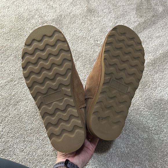 Australian Shearling Mid-Calf Boot. Good condition. Size 7. - Picture 2 of 5